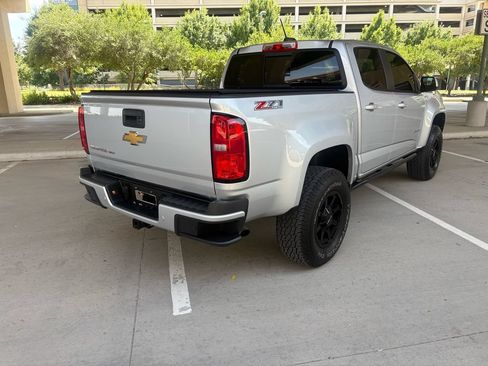 Used 2019 Chevrolet Colorado Z71 AWD/4WD image 6
