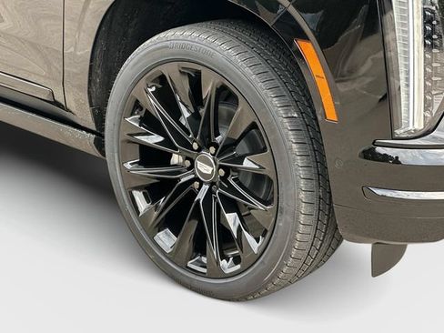 New 2026 Cadillac Escalade ESV Platinum Sport w/ LPO, ONYX Package AWD/4WD image 17