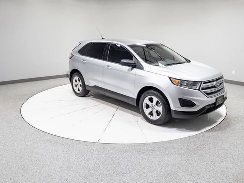 Used 2018 Ford Edge SE image 25