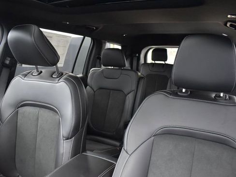 Used 2025 Jeep Grand Cherokee L Altitude image 15