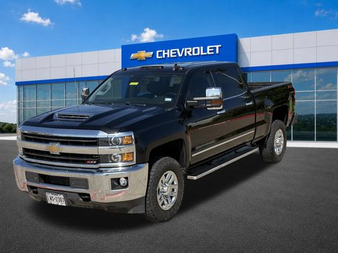 Used 2019 Chevrolet Silverado 2500 LTZ w/ Duramax Plus Package AWD/4WD image 12