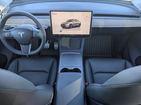 Used 2024 Tesla Model Y Performance image 17