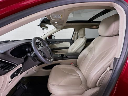 Used 2020 Lincoln Nautilus Reserve w/ Equipment Group 201A image 22