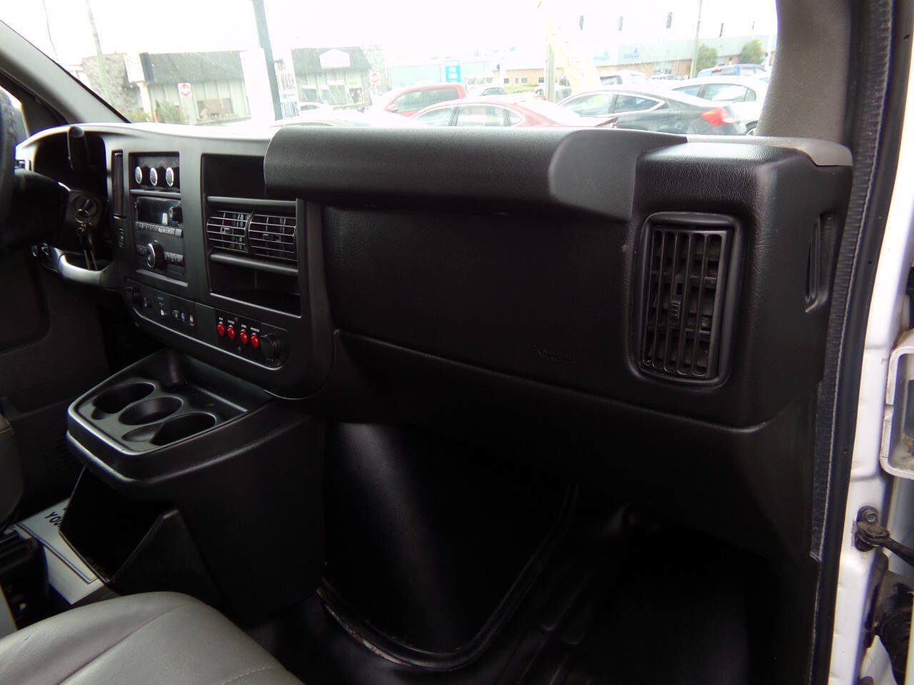 Used 2015 Chevrolet Express 2500 RWD image 48