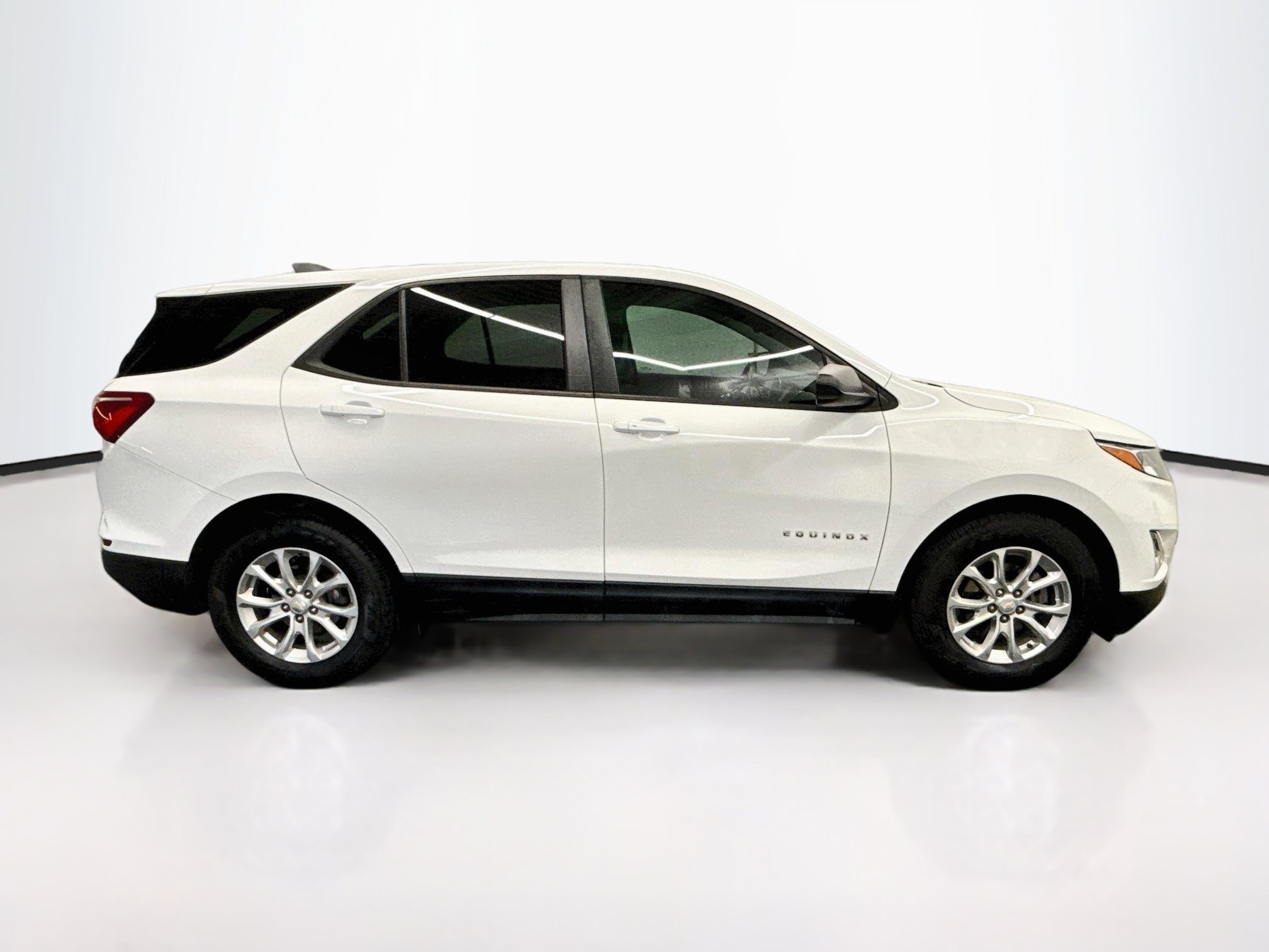 Used 2020 Chevrolet Equinox LS w/ LS Convenience Package FWD image 10