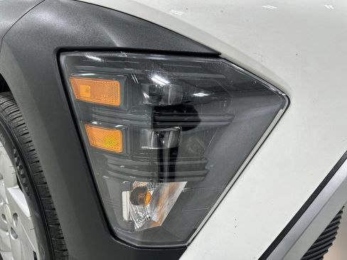 Certified 2025 Hyundai Kona SE FWD image 12