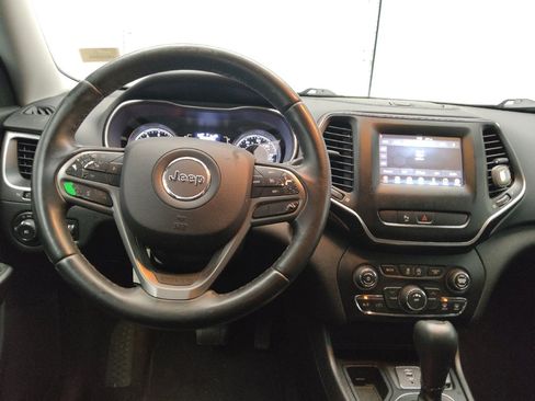 Used 2019 Jeep Cherokee Latitude Plus FWD image 22
