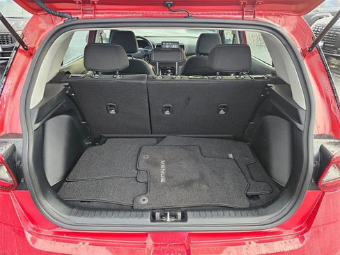 Certified 2022 Hyundai Venue SEL w/ Cargo Package image 12