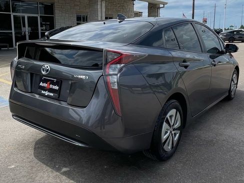 Used 2017 Toyota Prius Four FWD image 5