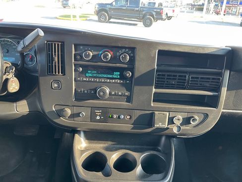 Used 2019 GMC Savana 2500 w/ Enhanced Convenience Package image 34