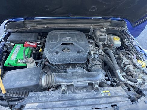 Used 2019 Jeep Wrangler Unlimited Sahara image 23