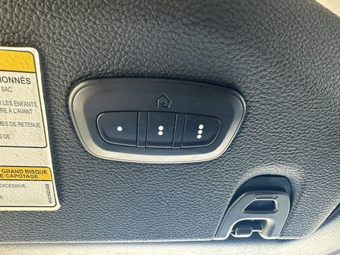 Used 2018 Jeep Wrangler Unlimited Sahara AWD/4WD image 35