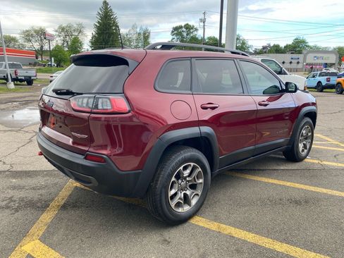 Used 2022 Jeep Cherokee Trailhawk w/ Sun, Sound & Nav Group AWD/4WD image 5