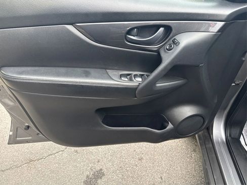 Used 2020 Nissan Rogue S AWD/4WD image 19