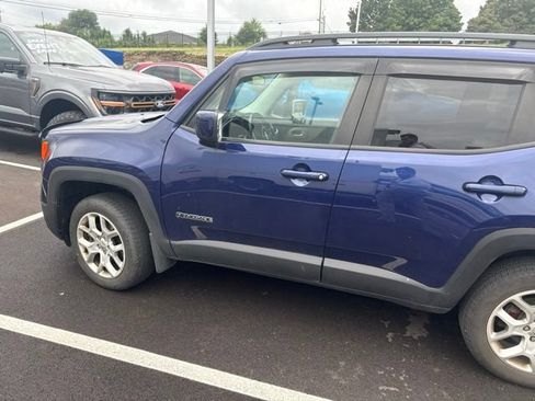 Used 2017 Jeep Renegade Latitude w/ Advanced Technology Group AWD/4WD image 25
