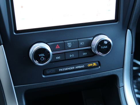 Used 2024 Ford Edge SEL w/ Convenience Package image 27