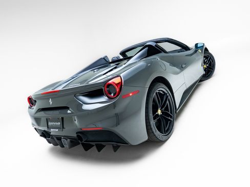 Used 2018 Ferrari 488 Spider RWD image 51