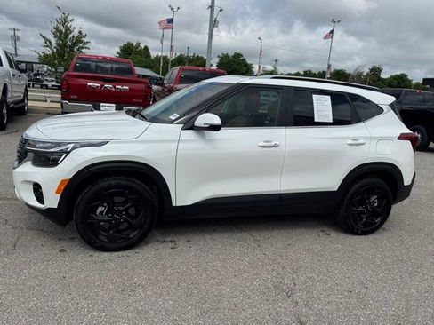 Used 2026 Kia Seltos EX w/ EX Sunroof Package AWD/4WD image 3
