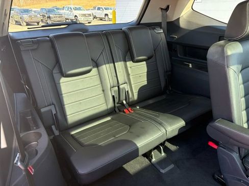 Used 2025 Volkswagen Atlas SEL image 35