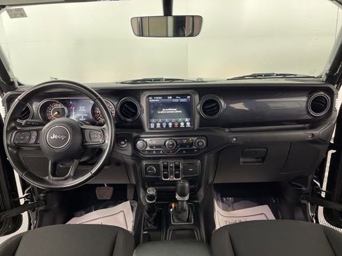 Used 2022 Jeep Gladiator Sport image 36