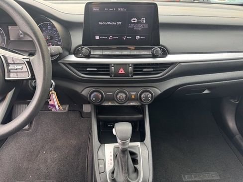 Certified 2023 Kia Forte LXS w/ LXS Technology Package image 20