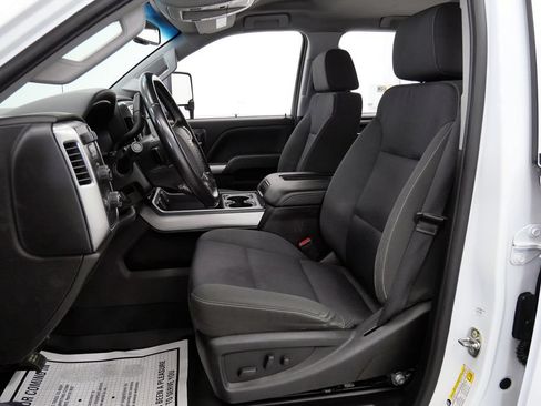 Used 2019 Chevrolet Silverado 3500 LT AWD/4WD image 11