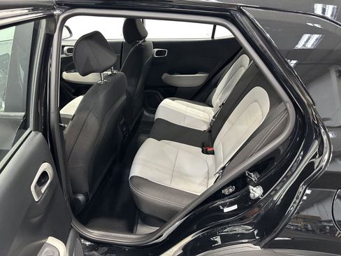 Certified 2024 Hyundai Venue SEL image 25