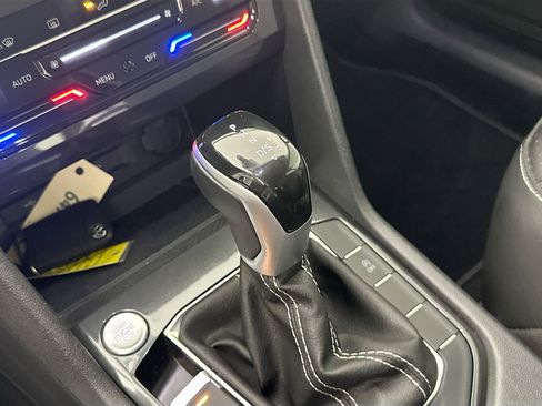 Certified 2023 Volkswagen Tiguan SE image 15