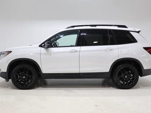 Used 2024 Honda Passport Black Edition image 4