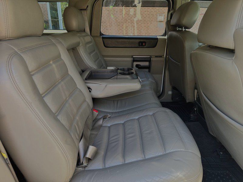 Used 2003 HUMMER H2 w/ Preferred Equipment Group AWD/4WD image 32