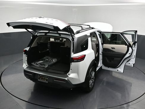 New 2026 Nissan Pathfinder SL AWD/4WD image 36