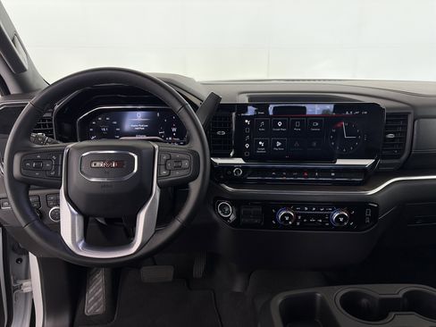 Used 2025 GMC Sierra 1500 SLT AWD/4WD image 3