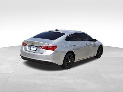 Used 2022 Chevrolet Malibu LS FWD image 4