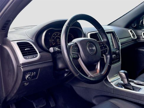 Used 2018 Jeep Grand Cherokee Limited AWD/4WD image 9