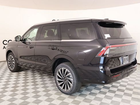 New 2026 Lincoln Navigator Black Label AWD/4WD image 23