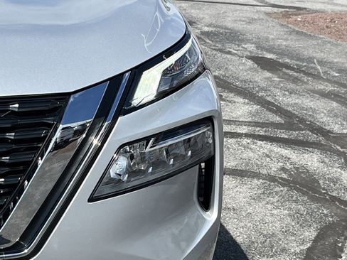 Used 2022 Nissan Rogue SV AWD/4WD image 12