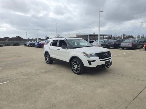 Used 2018 Ford Explorer Sport w/ Equipment Group 401A image 7