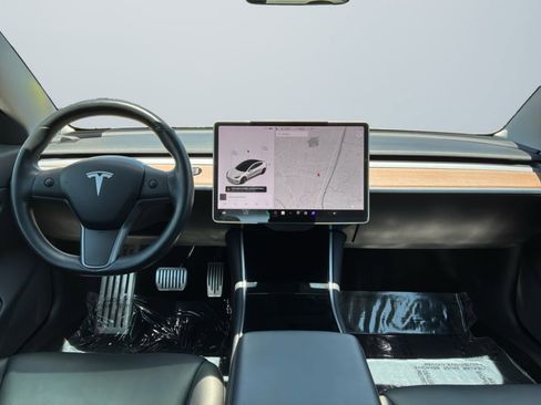 Used 2019 Tesla Model 3 Long Range RWD image 10