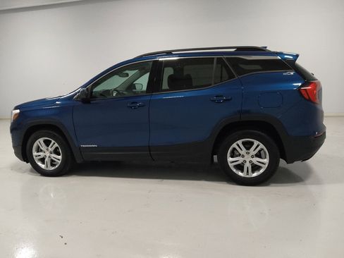 Used 2020 GMC Terrain SLE w/ Driver Convenience Package FWD image 3