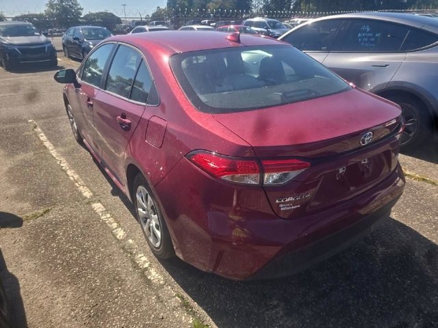 Used 2026 Toyota Corolla LE FWD image 3