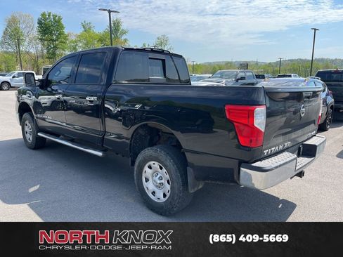 Used 2018 Nissan Titan XD image 4