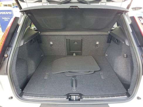 Certified 2023 Volvo XC40 B5 Ultimate w/ Protection Package Premier AWD/4WD image 9