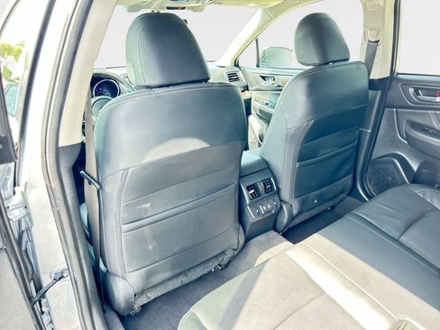 Used 2019 Subaru Outback 2.5i Limited AWD/4WD image 12