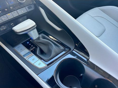 New 2025 Hyundai Elantra Limited w/ Cargo Package image 21