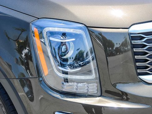 Used 2021 Kia Telluride S FWD image 4