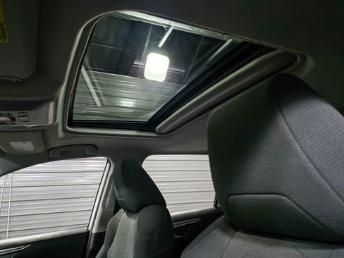 Used 2020 Toyota RAV4 XLE w/ Convenience Package image 14