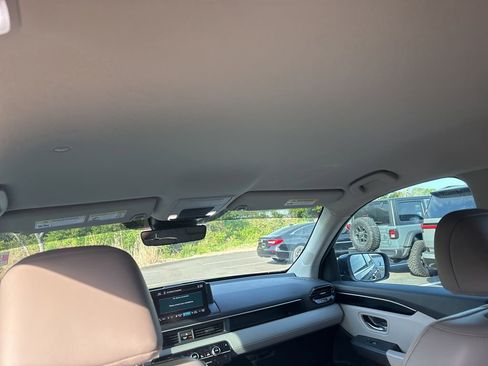 Used 2025 Honda Pilot EX-L image 11