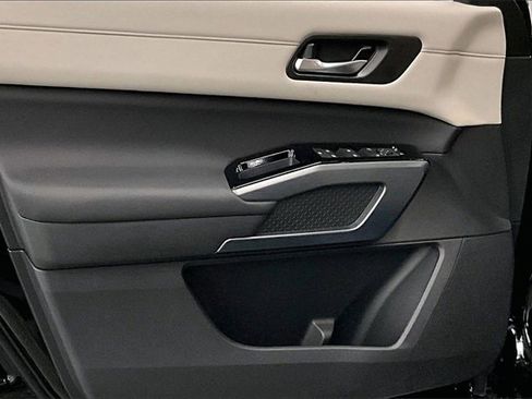 New 2025 Nissan Pathfinder SL w/ Lighting Package (N92) image 29