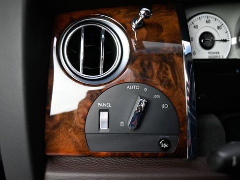 Used 2012 Rolls-Royce Ghost RWD image 79