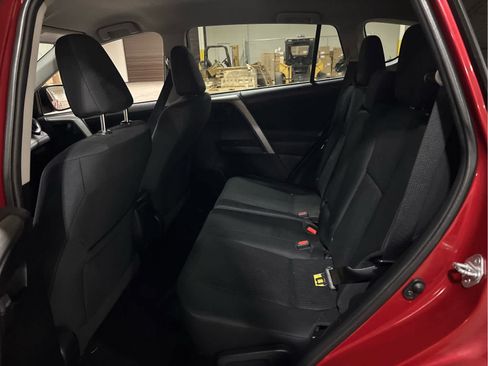 Certified 2017 Toyota RAV4 LE w/ Carpet Mat Package FWD image 8